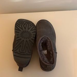 Worn once ugg minis